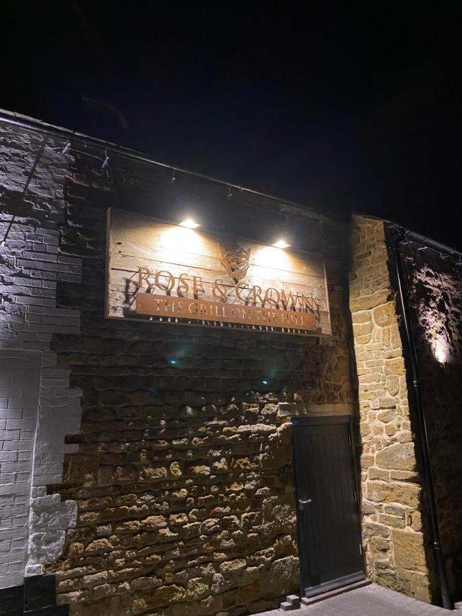 Отель The Rose And Crown Лестер Экстерьер фото
